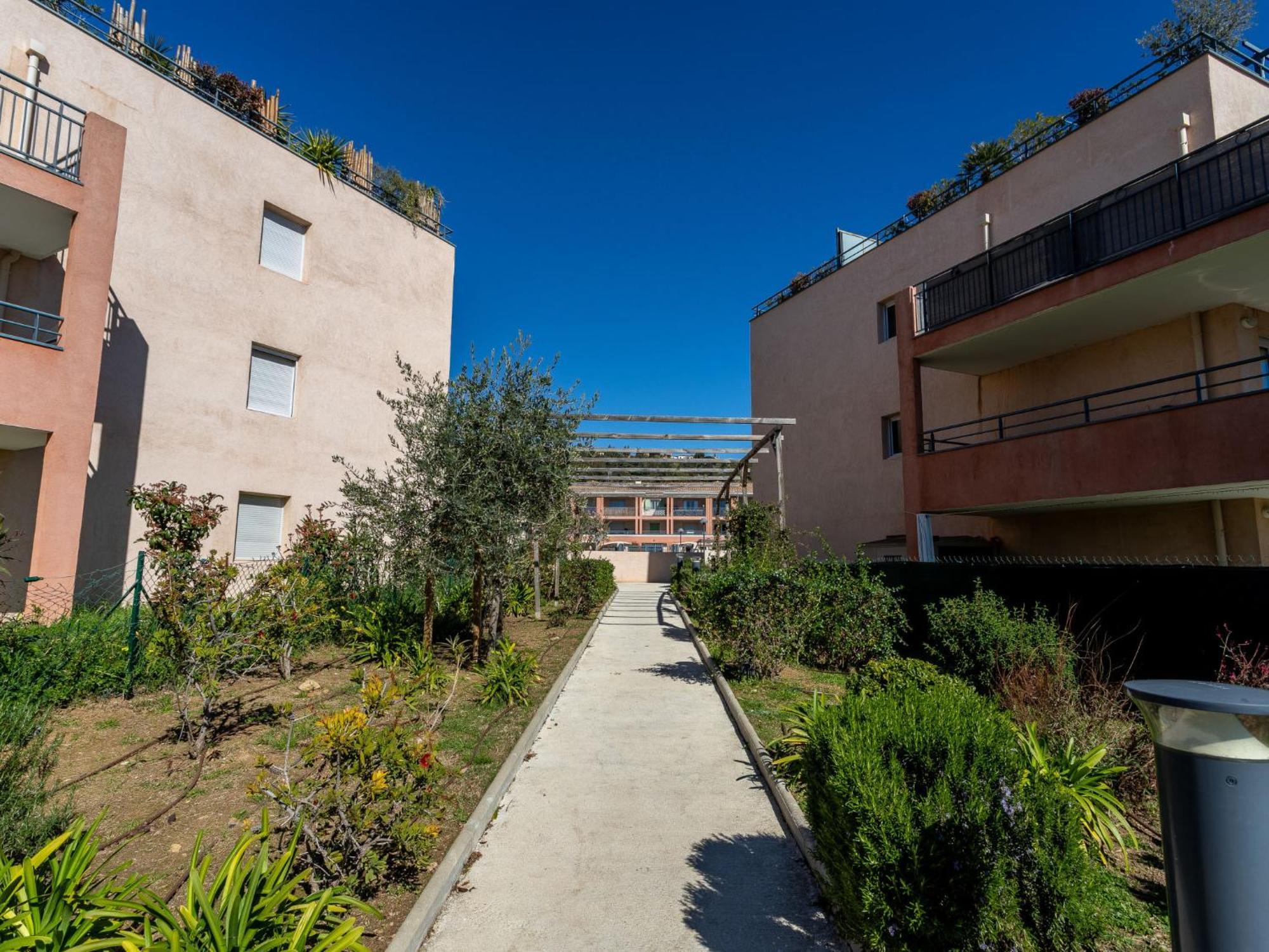 Apartment Le Jardin Du Loderi-2 By Interhome Bormes-les-Mimosas Ngoại thất bức ảnh